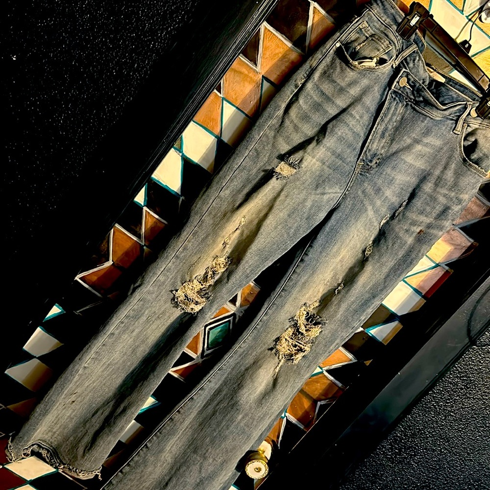 Tummy control Risen flare jeans!